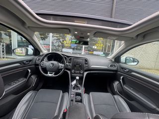 Voertuigafbeelding 12