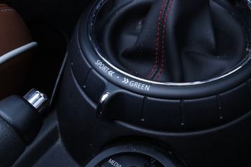 Voertuigafbeelding 23