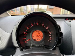 Voertuigafbeelding 8