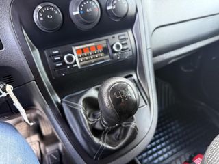 Voertuigafbeelding 8