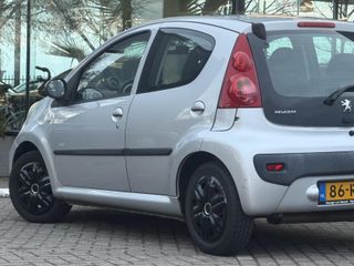 Voertuigafbeelding 9