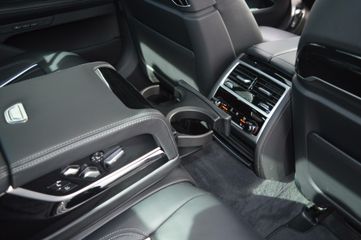 Voertuigafbeelding 51