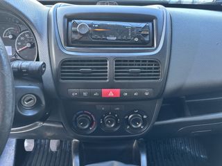 Voertuigafbeelding 6