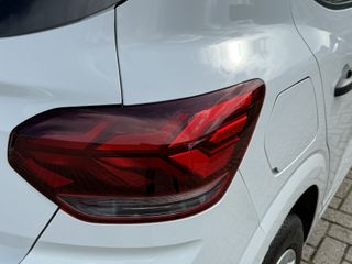 Voertuigafbeelding 8