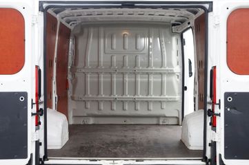 Voertuigafbeelding 4