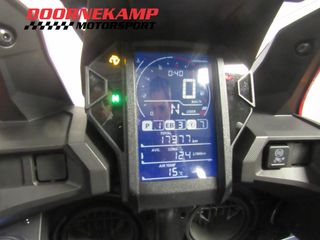 Voertuigafbeelding 6