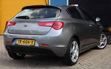 Voertuigafbeelding 4