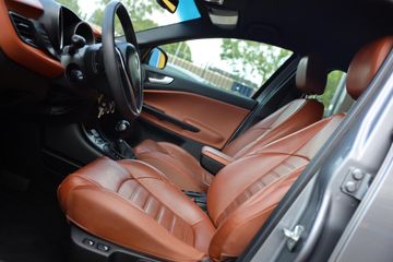 Voertuigafbeelding 7