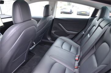 Voertuigafbeelding 11