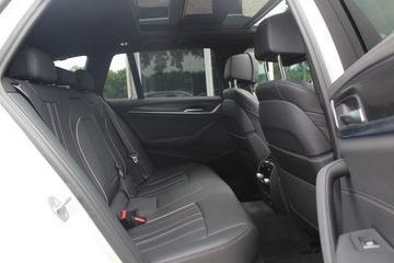 Voertuigafbeelding 12