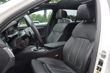 Voertuigafbeelding 4