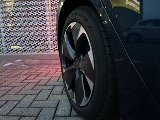 Voertuigafbeelding 6