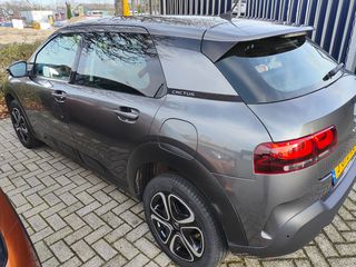 Voertuigafbeelding 3