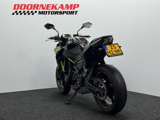 Voertuigafbeelding 11