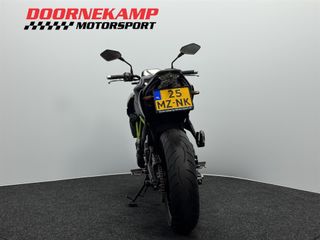 Voertuigafbeelding 12