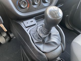 Voertuigafbeelding 16