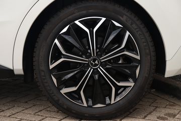 Voertuigafbeelding 6