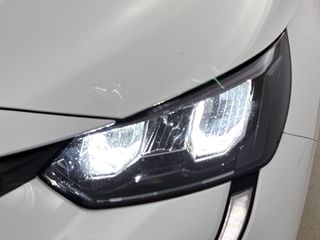 Voertuigafbeelding 12