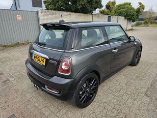 Voertuigafbeelding 4