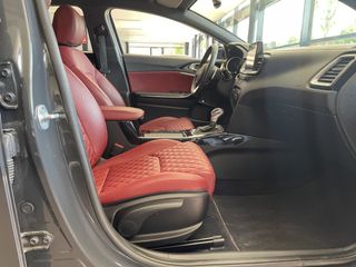 Voertuigafbeelding 13