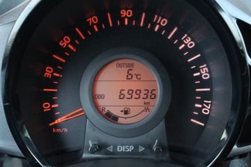 Voertuigafbeelding 12