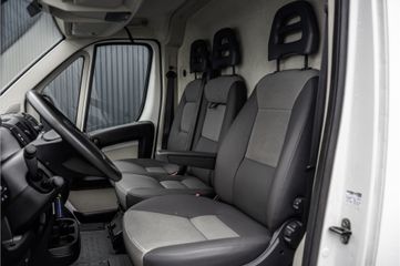 Voertuigafbeelding 12