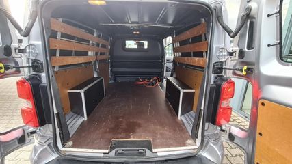 Voertuigafbeelding 7