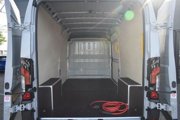 Voertuigafbeelding 9