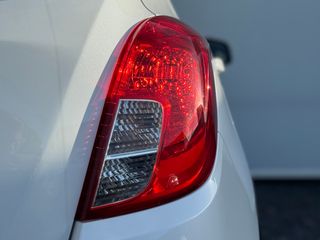 Voertuigafbeelding 8