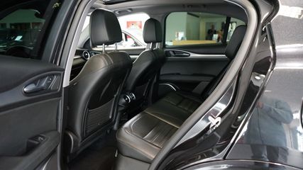 Voertuigafbeelding 33