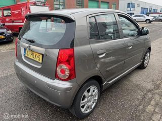 Voertuigafbeelding 4