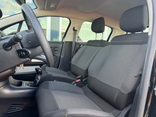 Voertuigafbeelding 9