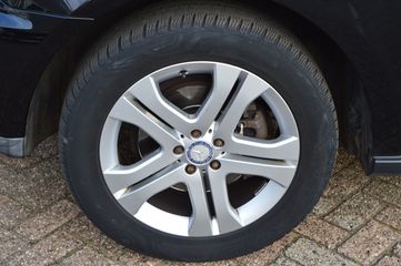 Voertuigafbeelding 4