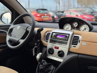 Voertuigafbeelding 16