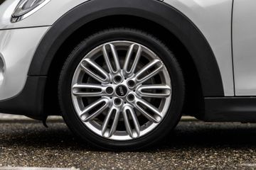 Voertuigafbeelding 8