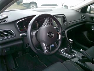 Voertuigafbeelding 9