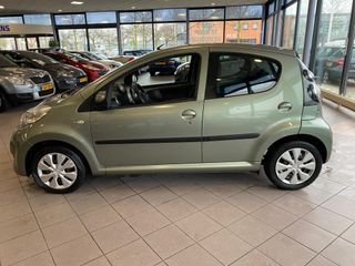 Voertuigafbeelding 8