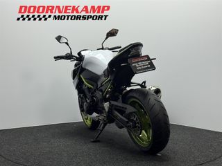 Voertuigafbeelding 11