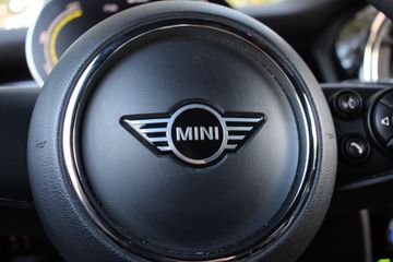 Voertuigafbeelding 16