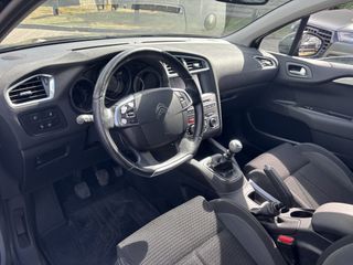 Voertuigafbeelding 13