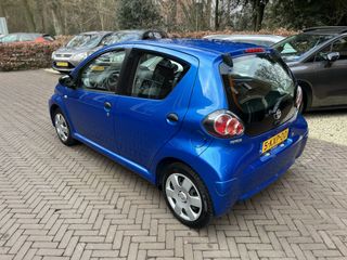 Voertuigafbeelding 2