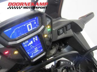 Voertuigafbeelding 6