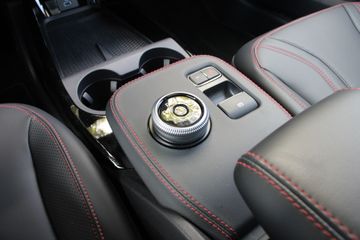 Voertuigafbeelding 12