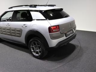 Voertuigafbeelding 7