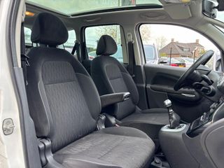 Voertuigafbeelding 9