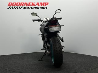 Voertuigafbeelding 12