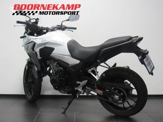 Voertuigafbeelding 4