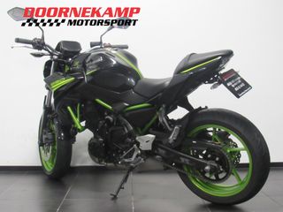 Voertuigafbeelding 4