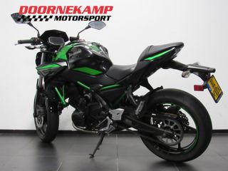 Voertuigafbeelding 4