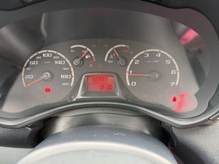 Voertuigafbeelding 12